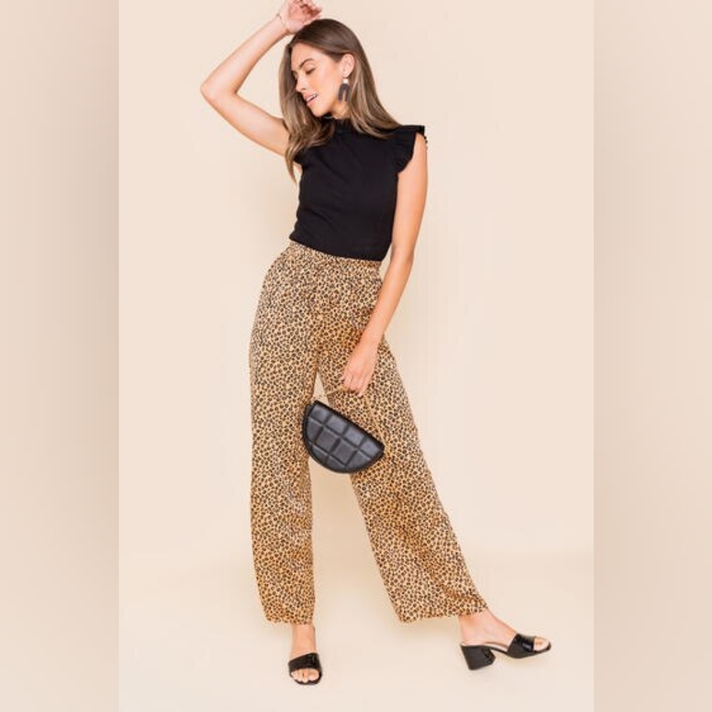 Francesca's Mi Ami Leopard Pants Medium